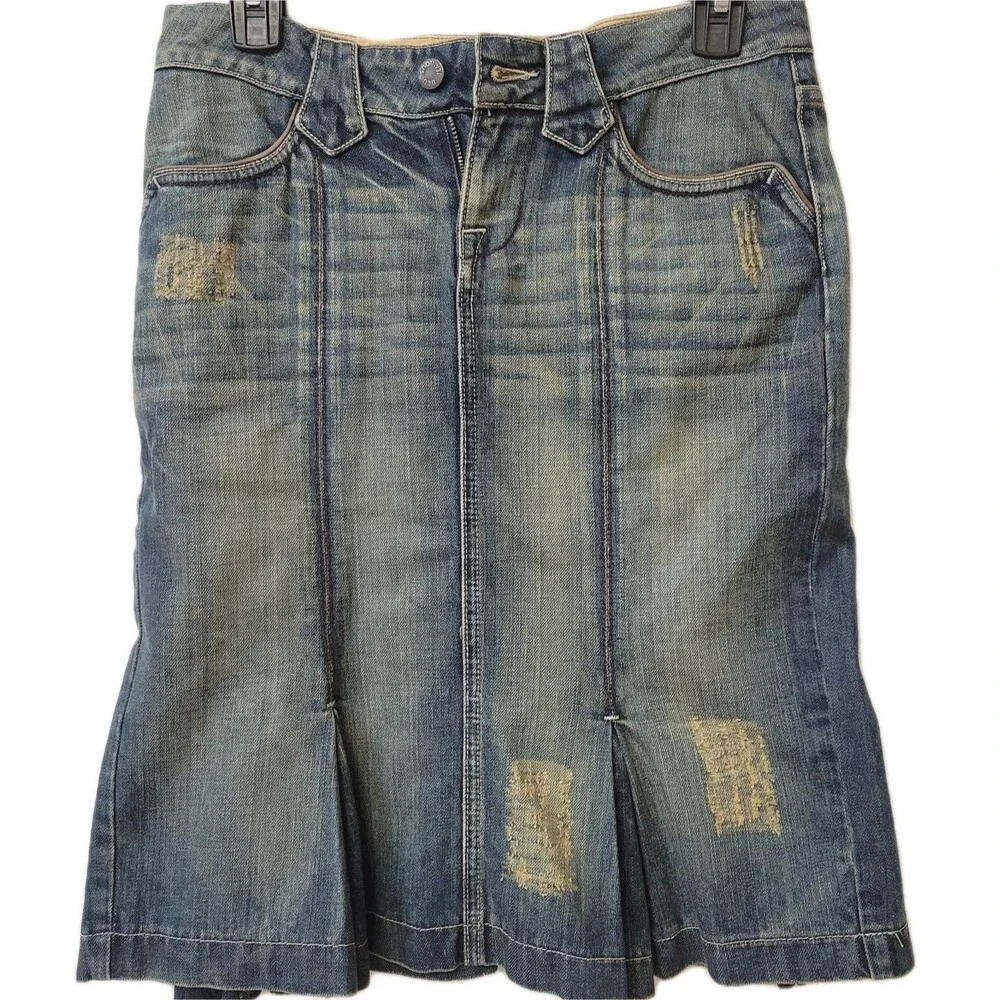 Blujeanious Denim Blue Jeans Tulip Distressed Made In USA Size 2 Skirt